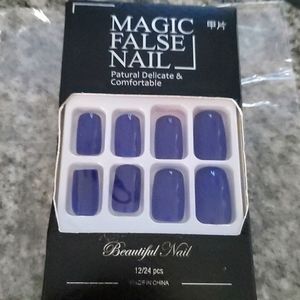 24 Piece Set of Fake Nails